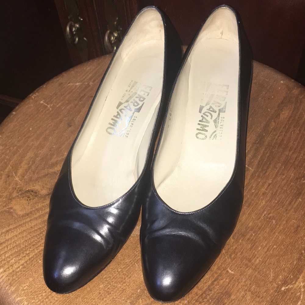 Salvatore Ferragamo Black Pumps Metallic Heels 9AA